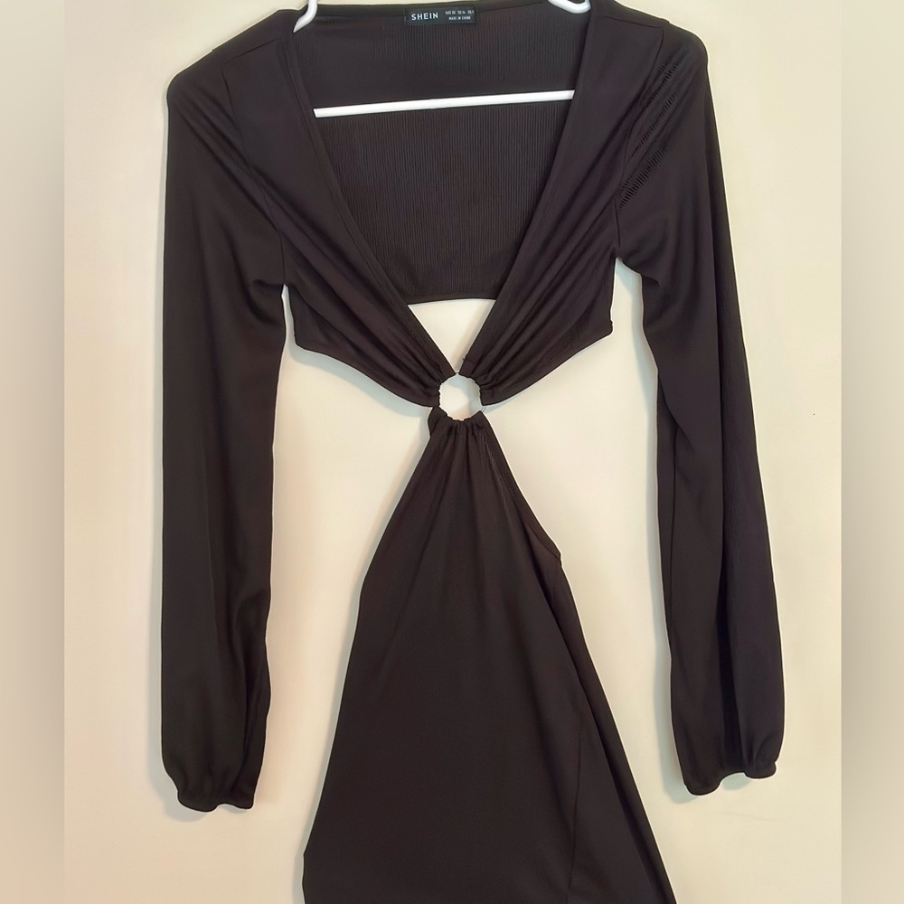Cutout, flowy sleeve bodycon dress